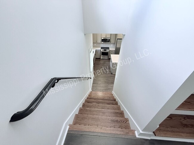 Building Photo - 1212 Ivy Rd