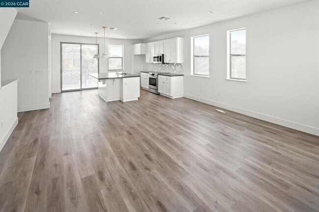 Building Photo - 2802 Chattelton Ln., San Pablo