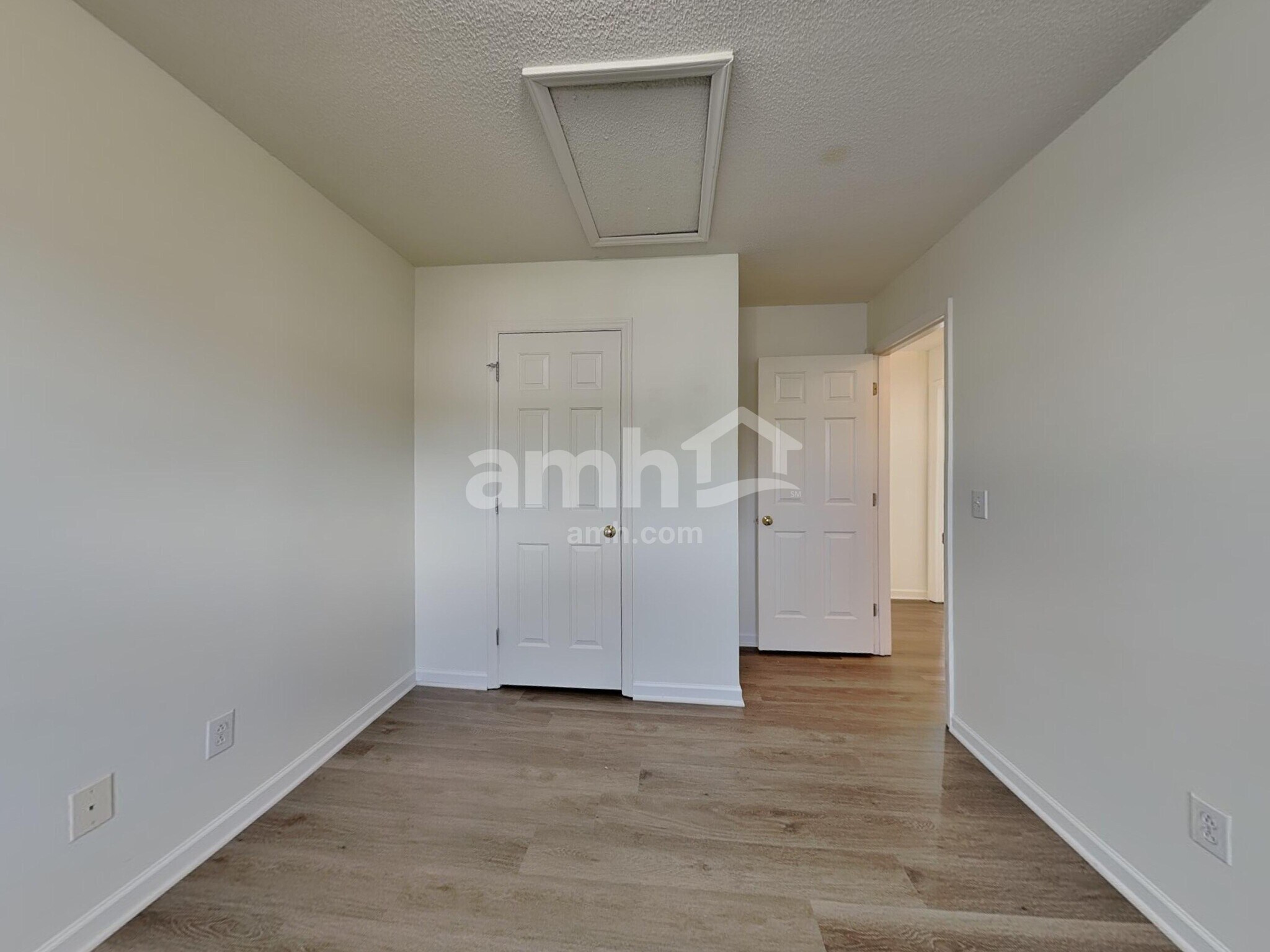 Building Photo - 5520 Bridgegate Dr