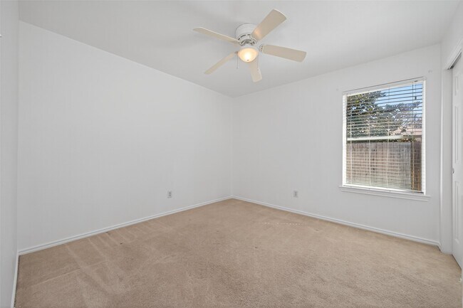 Building Photo - 15619 Winding Valley Dr