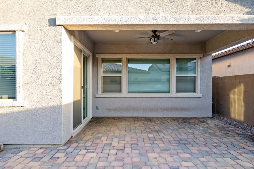 Building Photo - 9738 E Tiburon Ave