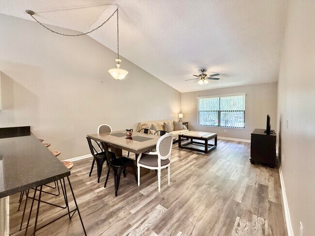 Primary Photo - 12969 Pennypacker Trail