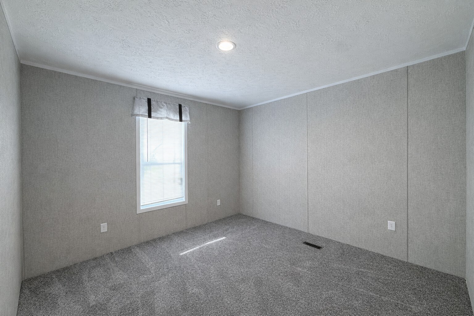 Building Photo - 52167 Williamsburg Ln