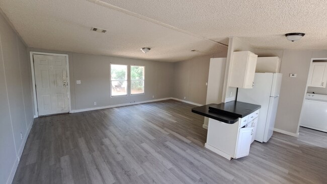 Building Photo - 40 Ginger Ln