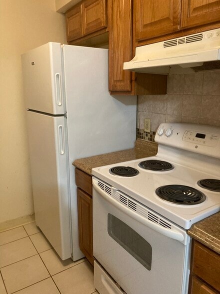 Building Photo - 16 Winter St