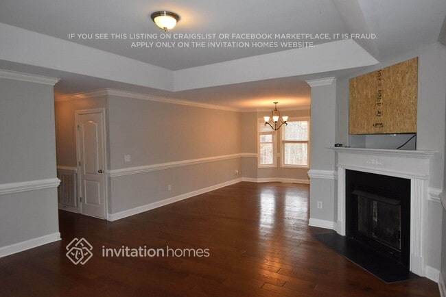 Building Photo - 4033 MacKenzie Dr