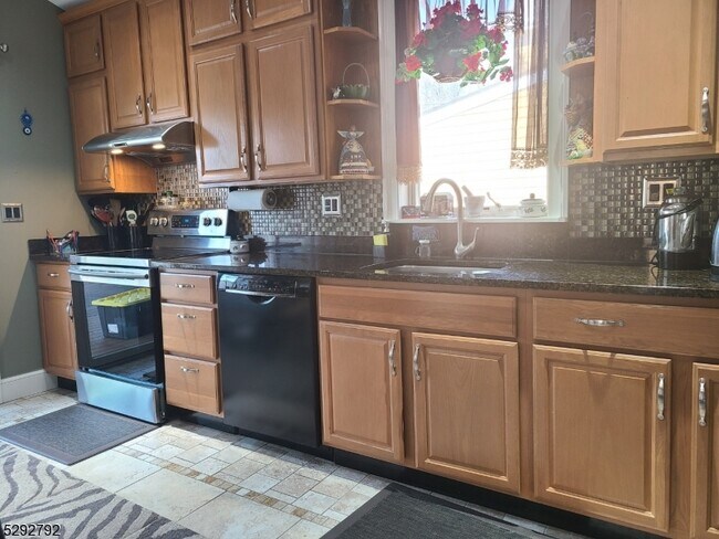 Building Photo - 154 W Washington Ave