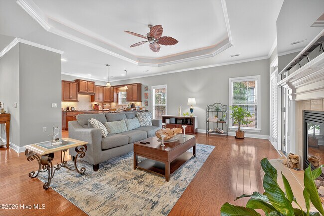 Building Photo - 3253 Gardenwood Dr