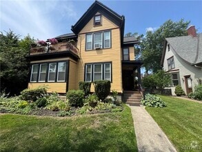 Building Photo - 180 Richmond Ave