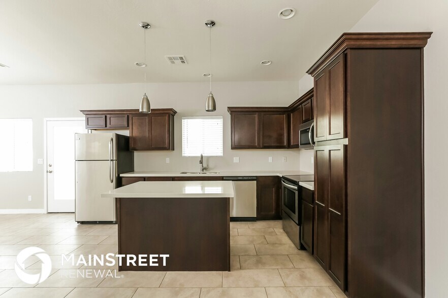 Building Photo - 2000 N 36th St