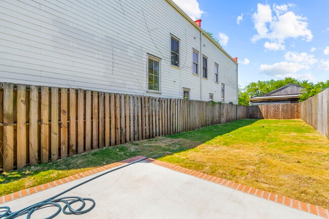 Building Photo - 24 Blake St