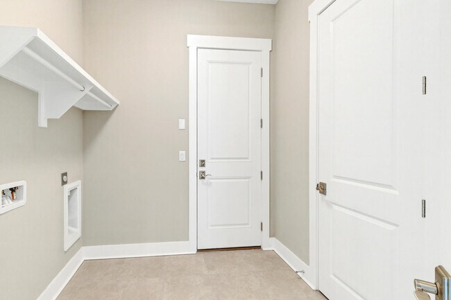 Building Photo - 20 Ravine Rd