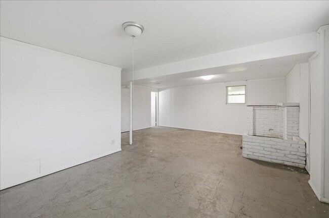 Building Photo - 3226 Voigt Dr