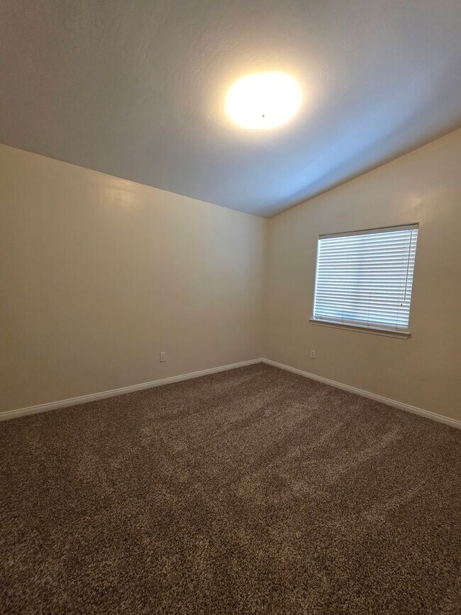 Building Photo - 10104 Brookline Woods Dr