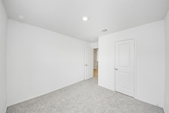 Building Photo - 5038 Balcolm Dr