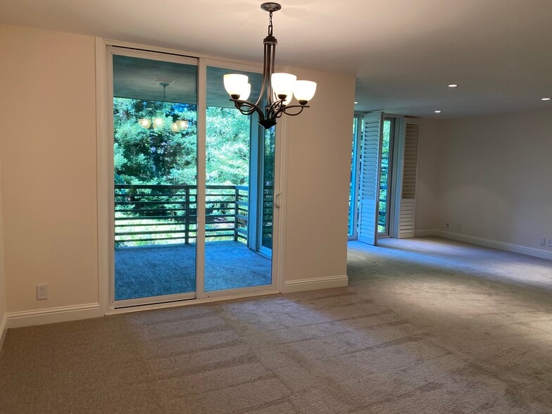 Dining room - 1100 Sharon Park Dr