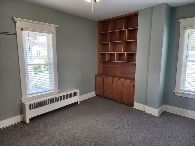 Sitting room/study - 328 4th St