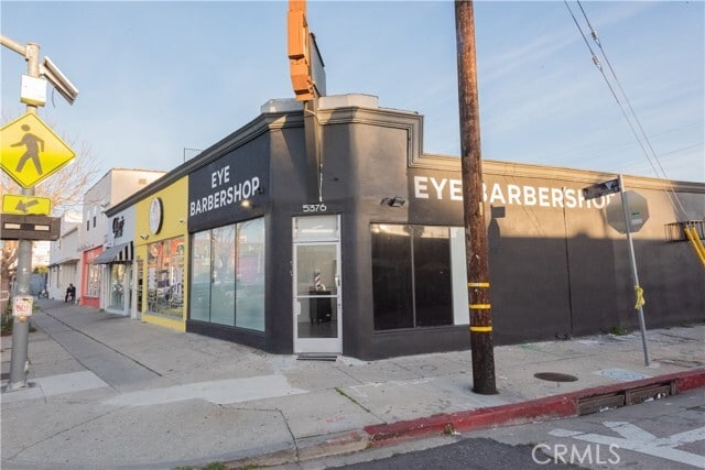 Building Photo - 2725 S La Brea Ave