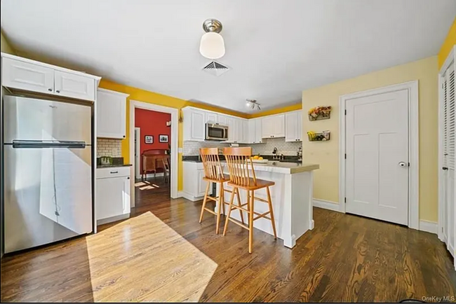 Building Photo - Open House Sunday 10/5/25 1pm to 3pm:  Bea...