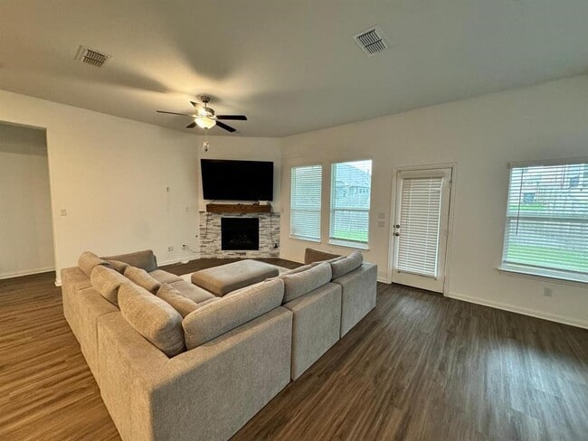 Building Photo - 12204 Perritos Pl