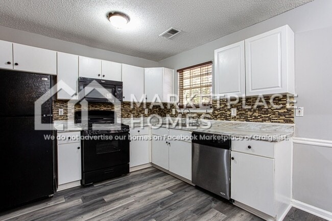 Building Photo - 832 Asbury Way