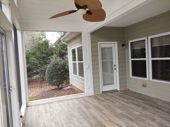 Building Photo - Beautiful, Corner Lot,  Ranch Style home l...