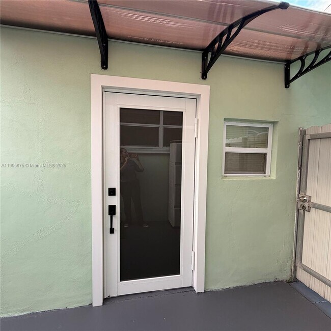 Primary Photo - 6524 Wiley St