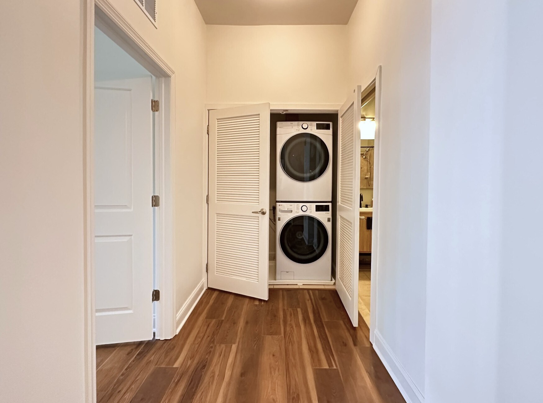 Building Photo - 55 Mallory Ave