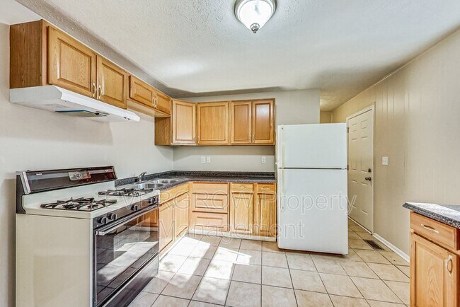 Building Photo - 3541 N Wittfield St