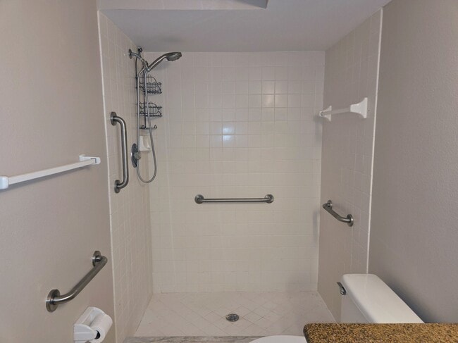 Building Photo - 5801 Bahia Del Mar Cir