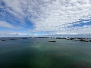 Building Photo - 700 NE 24th St