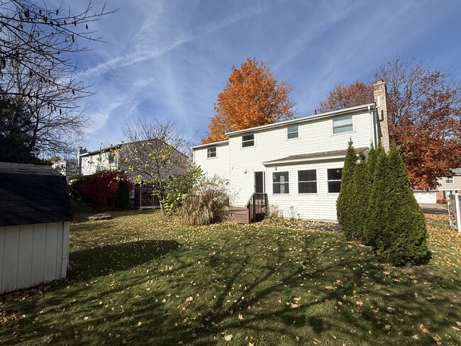 Building Photo - 2447 Roanoke Dr