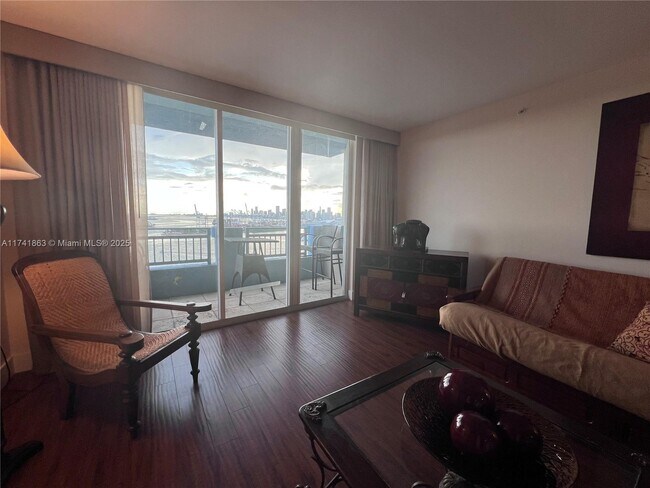 Building Photo - 90 Alton Rd