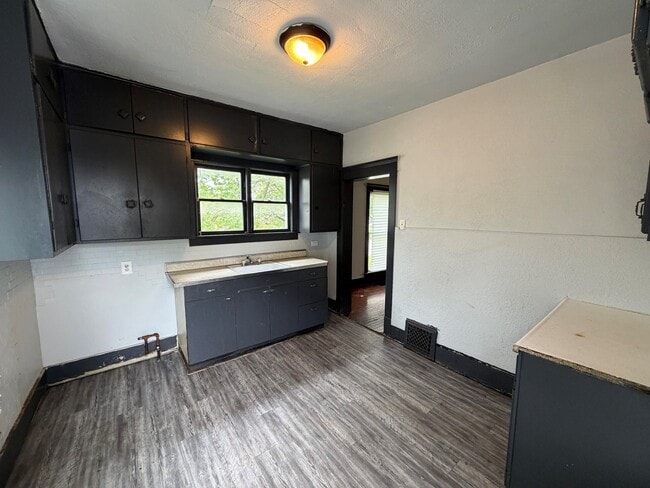 Building Photo - 1132 Gilbert-