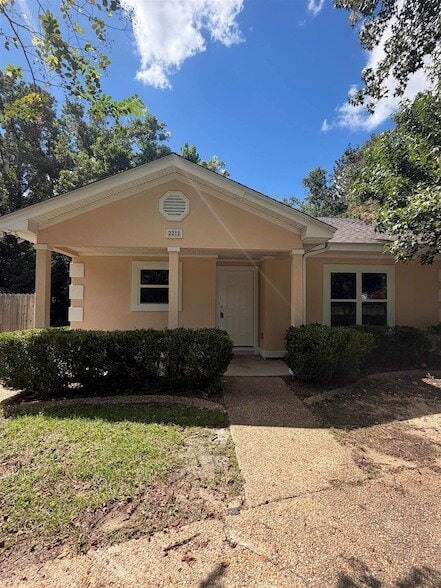 Building Photo - 2212 Paul Russell Cir