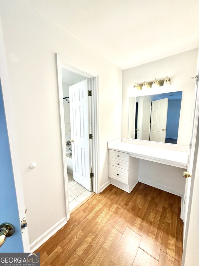 Building Photo - 3595 Woodbriar Cir