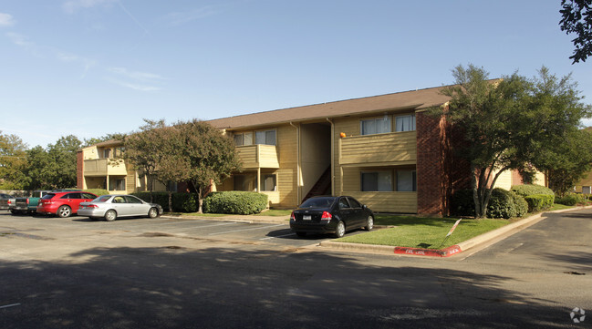 Cherry Creek Crossing - Cherry Creek Crossing Apartments