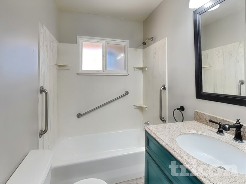 Building Photo - 1835 Childers Dr NE