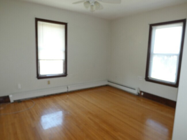 Building Photo - 63 Emerald St