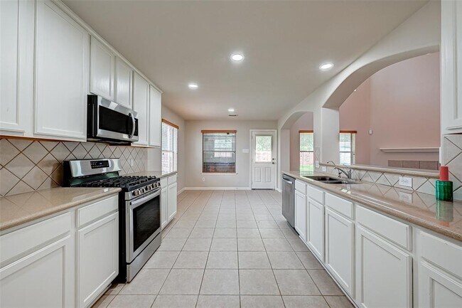 Building Photo - 2310 Diamond Springs Dr