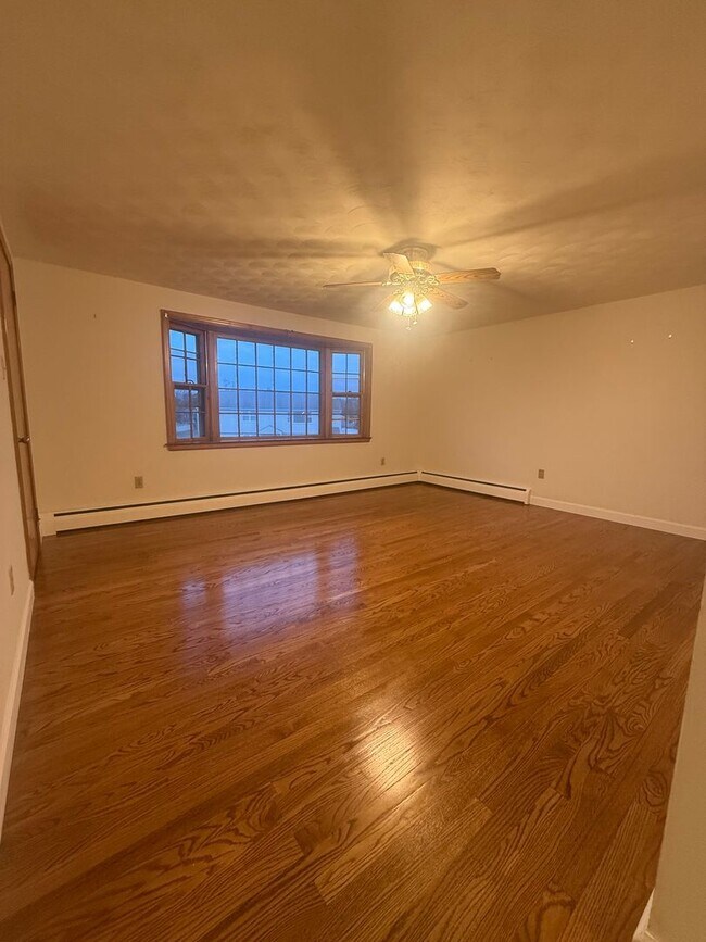 Building Photo - 250 Oakland Ave