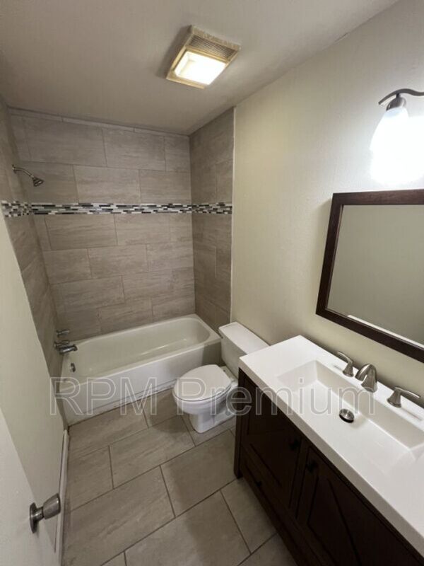 Building Photo - 5268 S Brightside View Dr