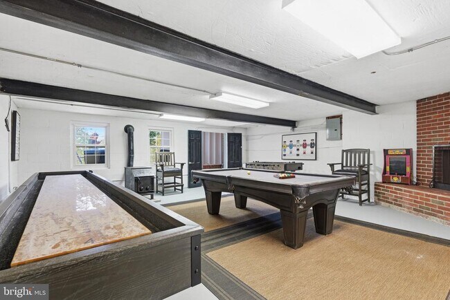 Building Photo - 5642 Jefferson Blvd