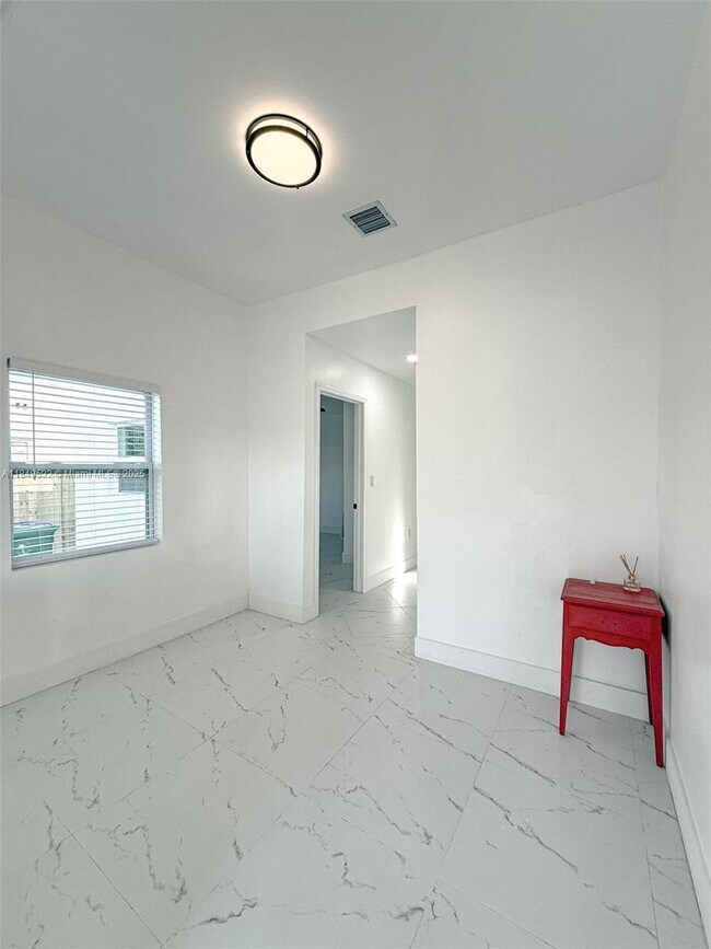 Building Photo - 1064 NW 29th Terrace