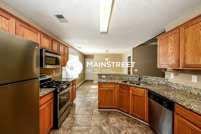 Building Photo - 4 Bedroom Pet-Friendly Home in Snellville,...