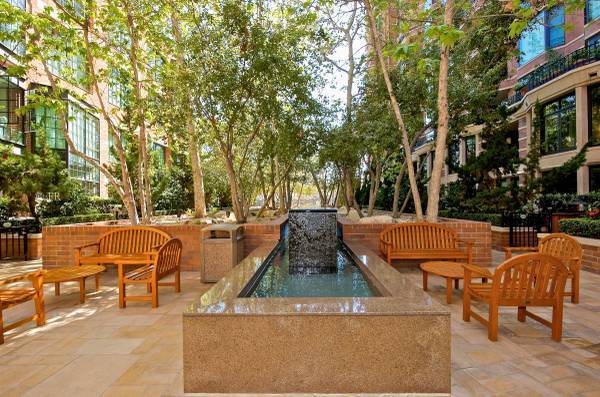 Building Photo - 500 W Harbor Dr