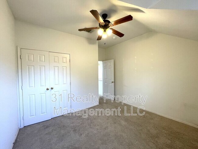 Building Photo - 4108 Hedgerow Dr