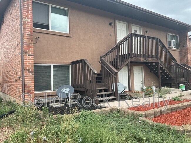 Building Photo - 3014 Mallard Dr