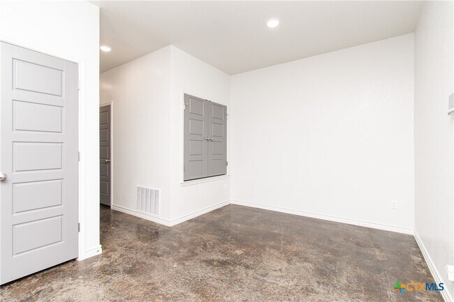 Building Photo - 319 Riptide Dr