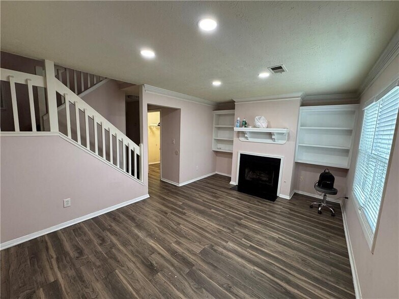 Building Photo - 3102 Destin Cir